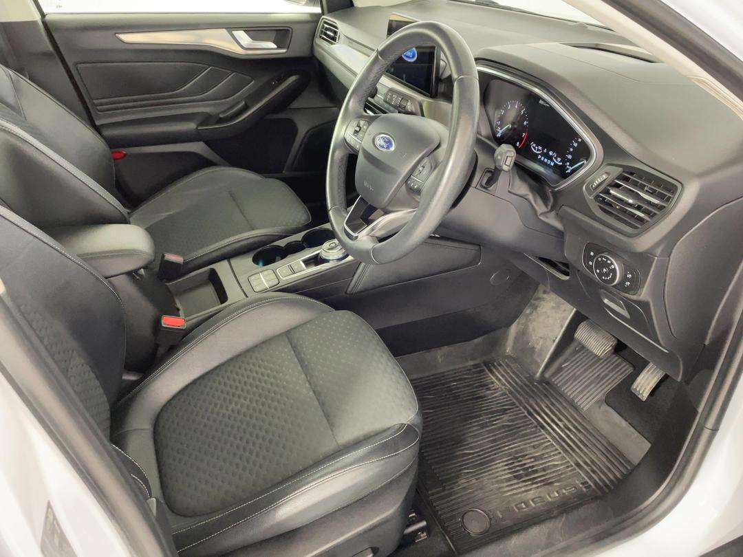 Photo '16' of Ford Focus