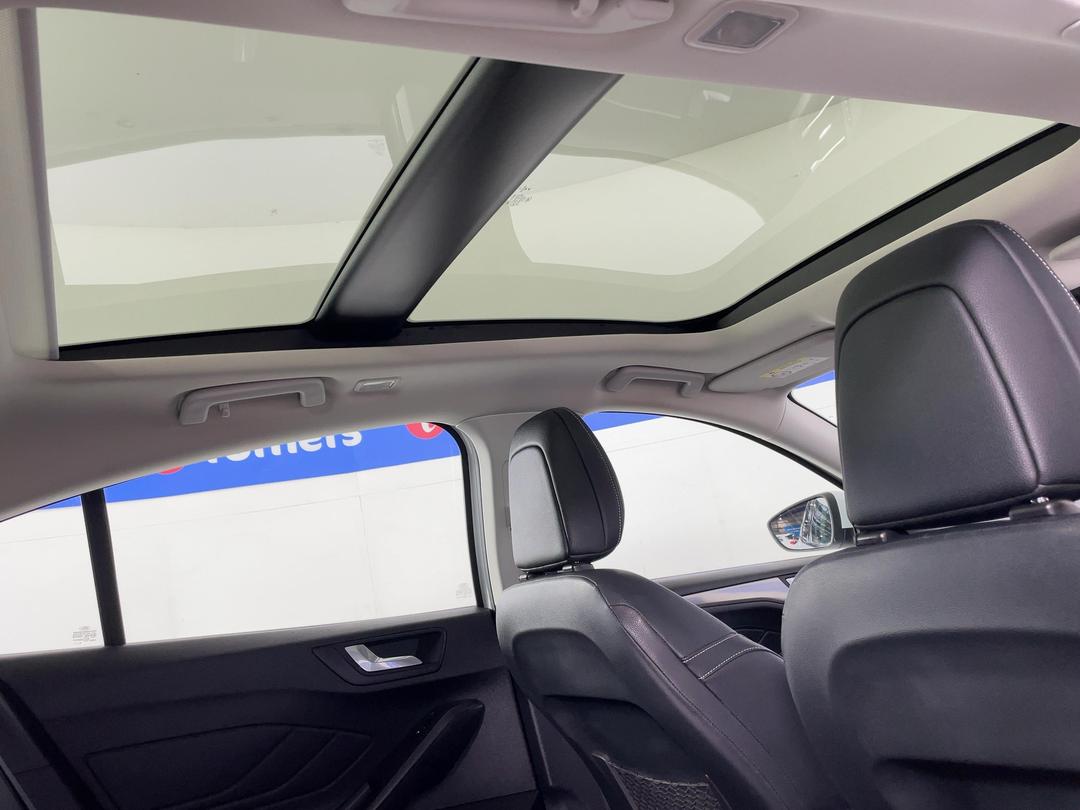 Photo '23' of Ford Focus