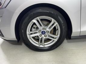 Photo '10' of Ford Focus