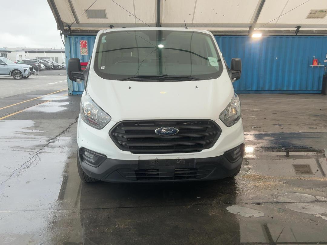 Photo '3' of Ford Transit Custom LWB LOW Roof