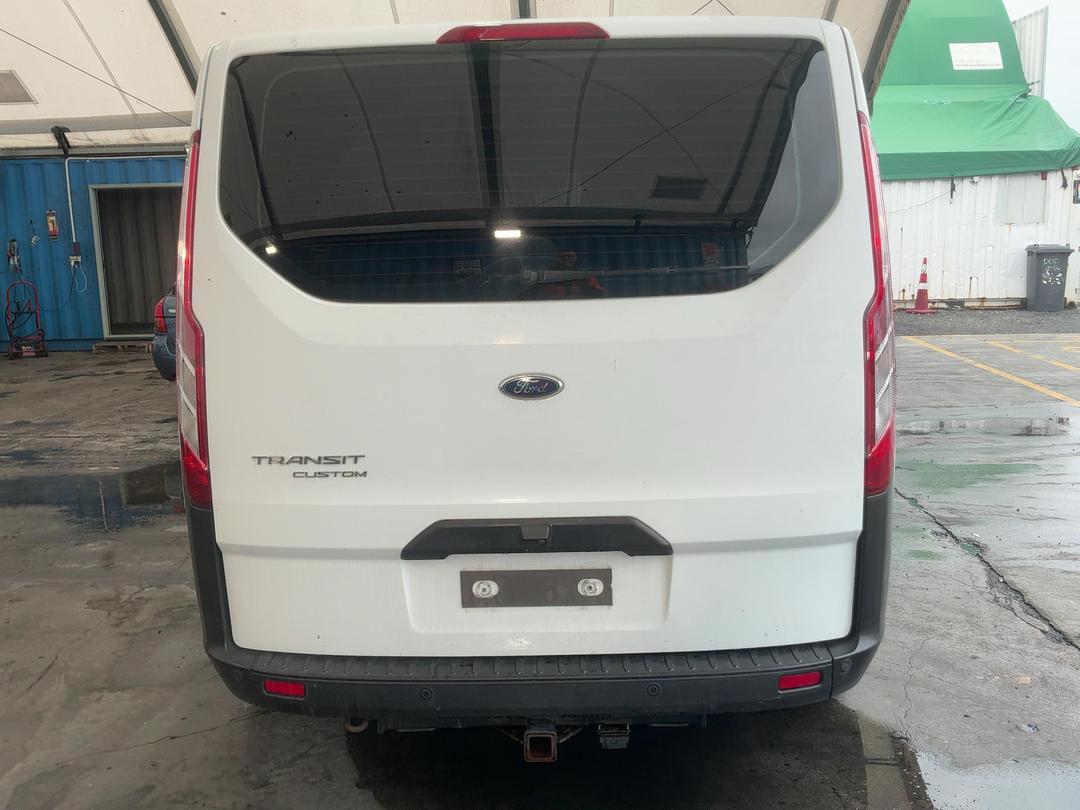 Photo '9' of Ford Transit Custom LWB LOW Roof