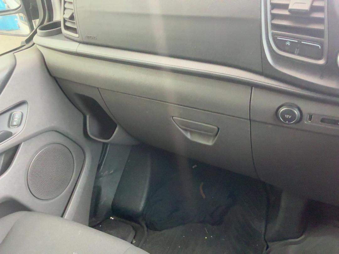 Photo '23' of Ford Transit Custom LWB LOW Roof