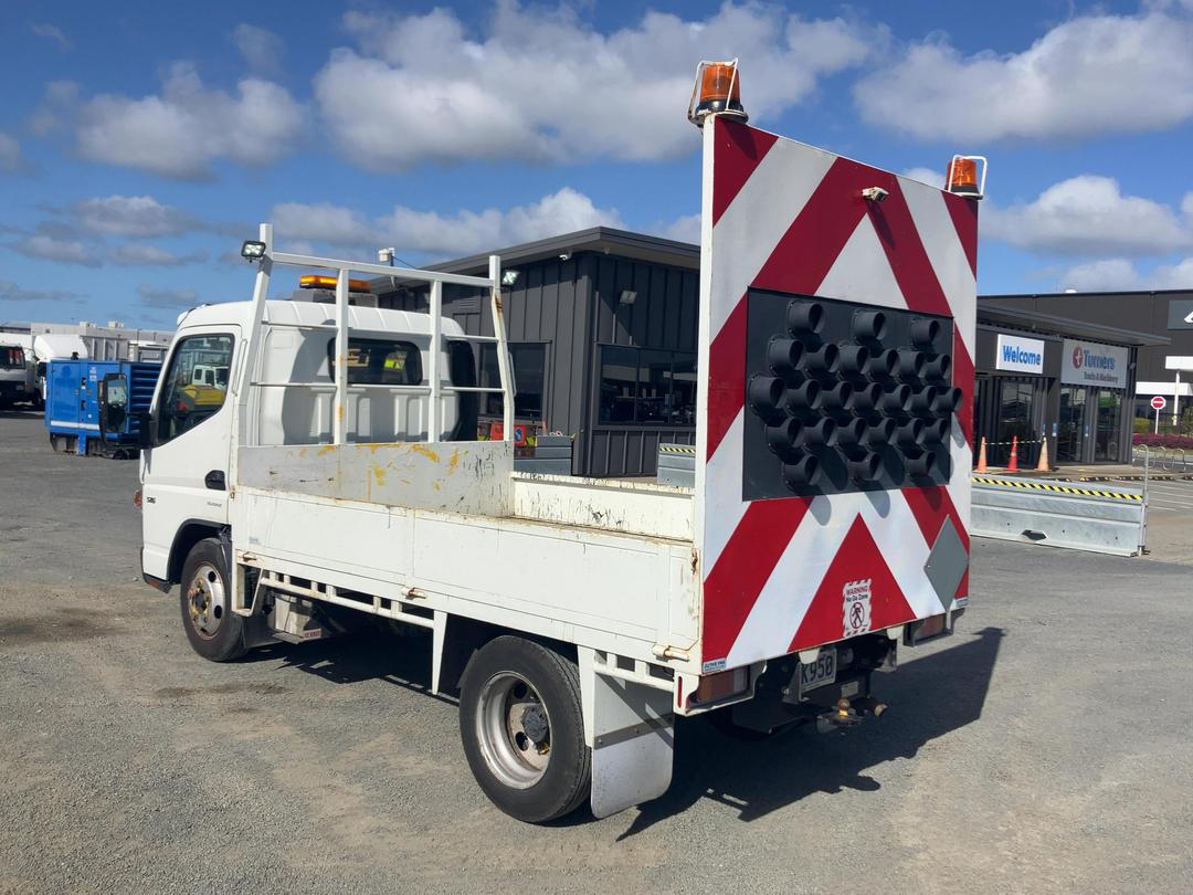 Photo '6' of Fuso CANTER 516 CITY Traffic Management