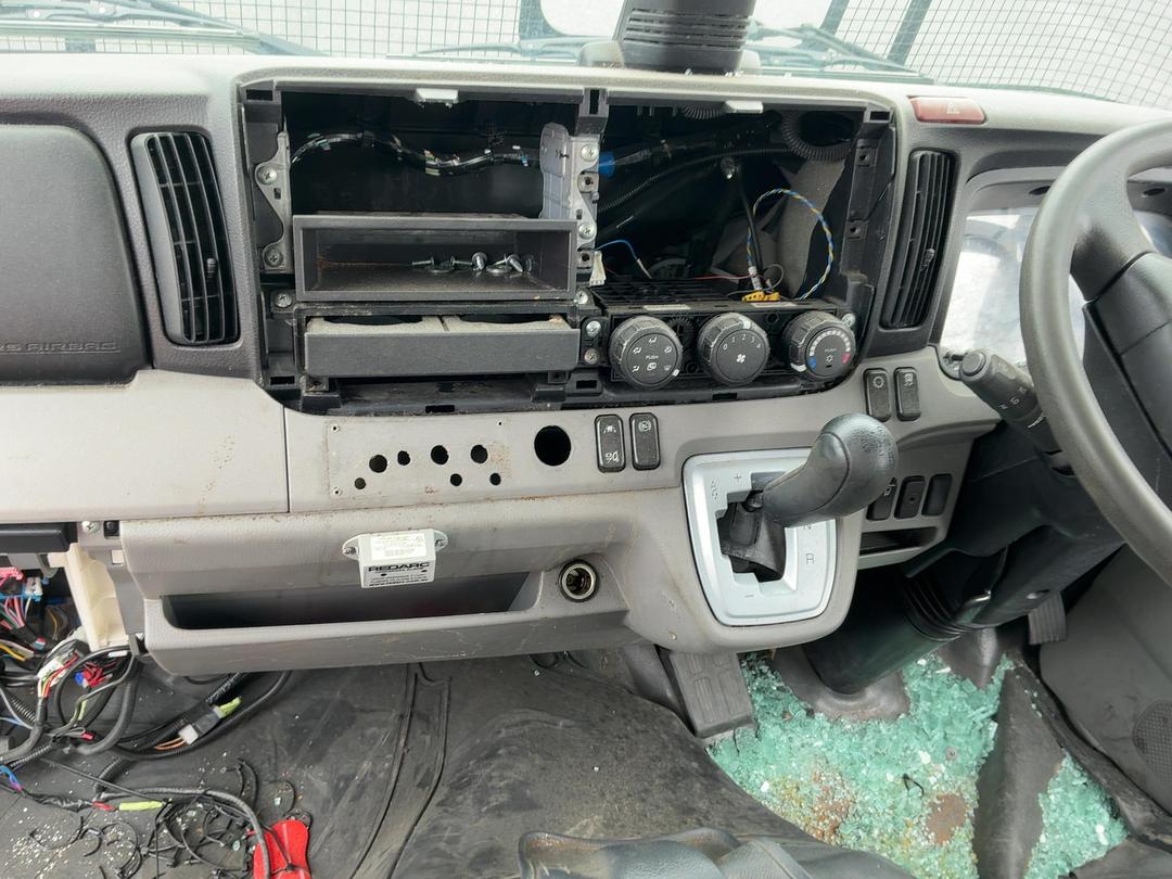 Photo '16' of Fuso CANTER 516-CITY DCAB FEA21ER3WFBC Double Cab - Cab Chassis