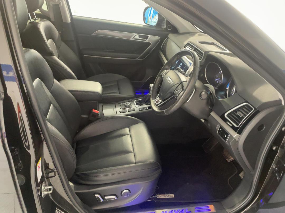 Photo '16' of Haval H6