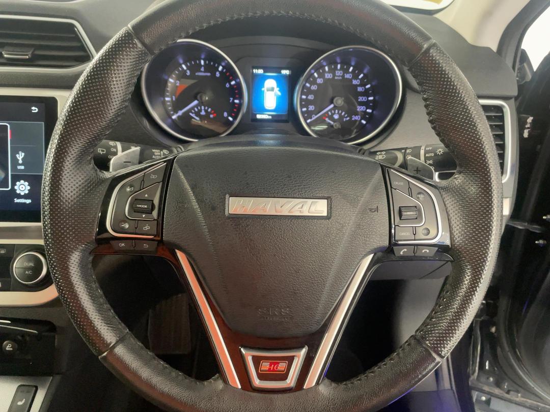 Photo '28' of Haval H6