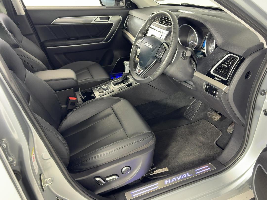 Photo '16' of Haval H6