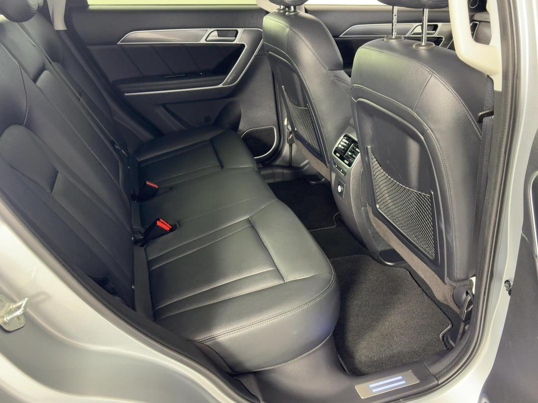 Photo '20' of Haval H6
