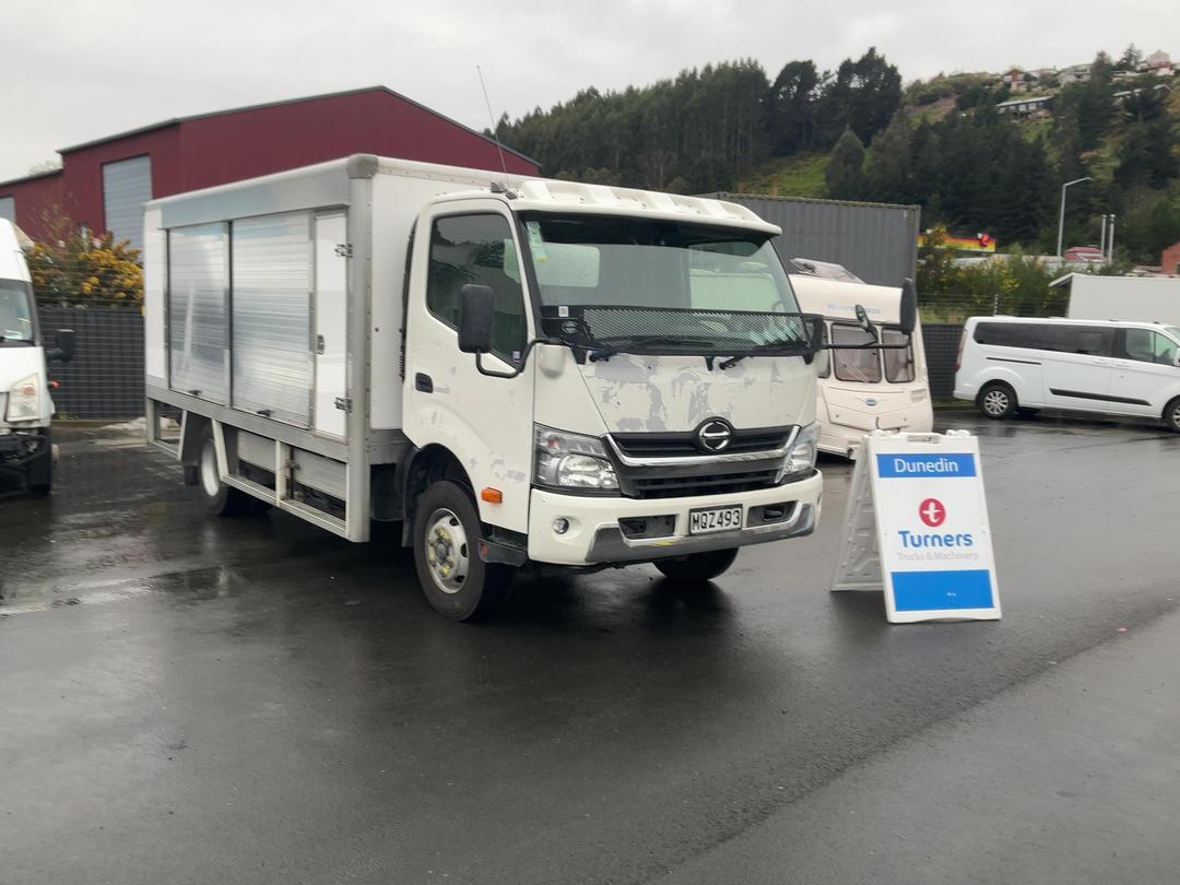 Photo '1' of Hino 300 XJC720R Bottle Body