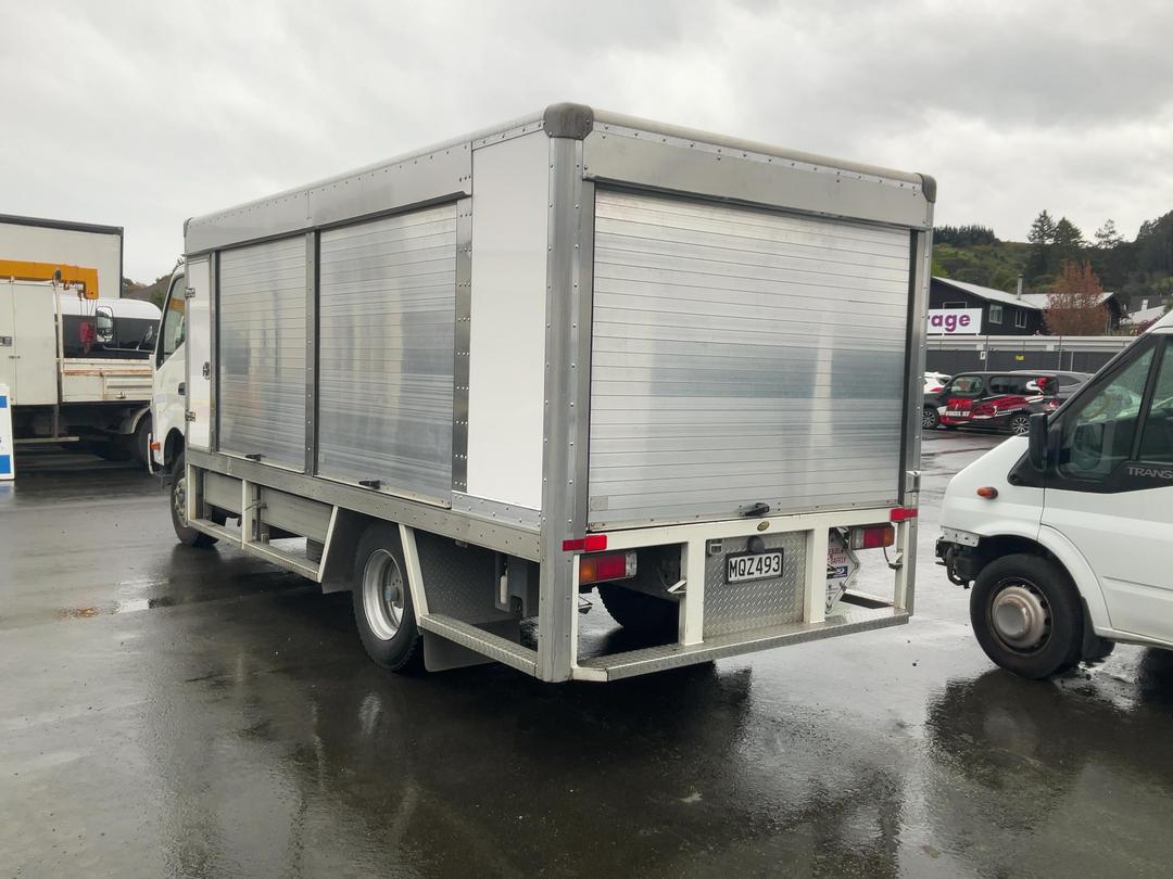 Photo '5' of Hino 300 XJC720R Bottle Body