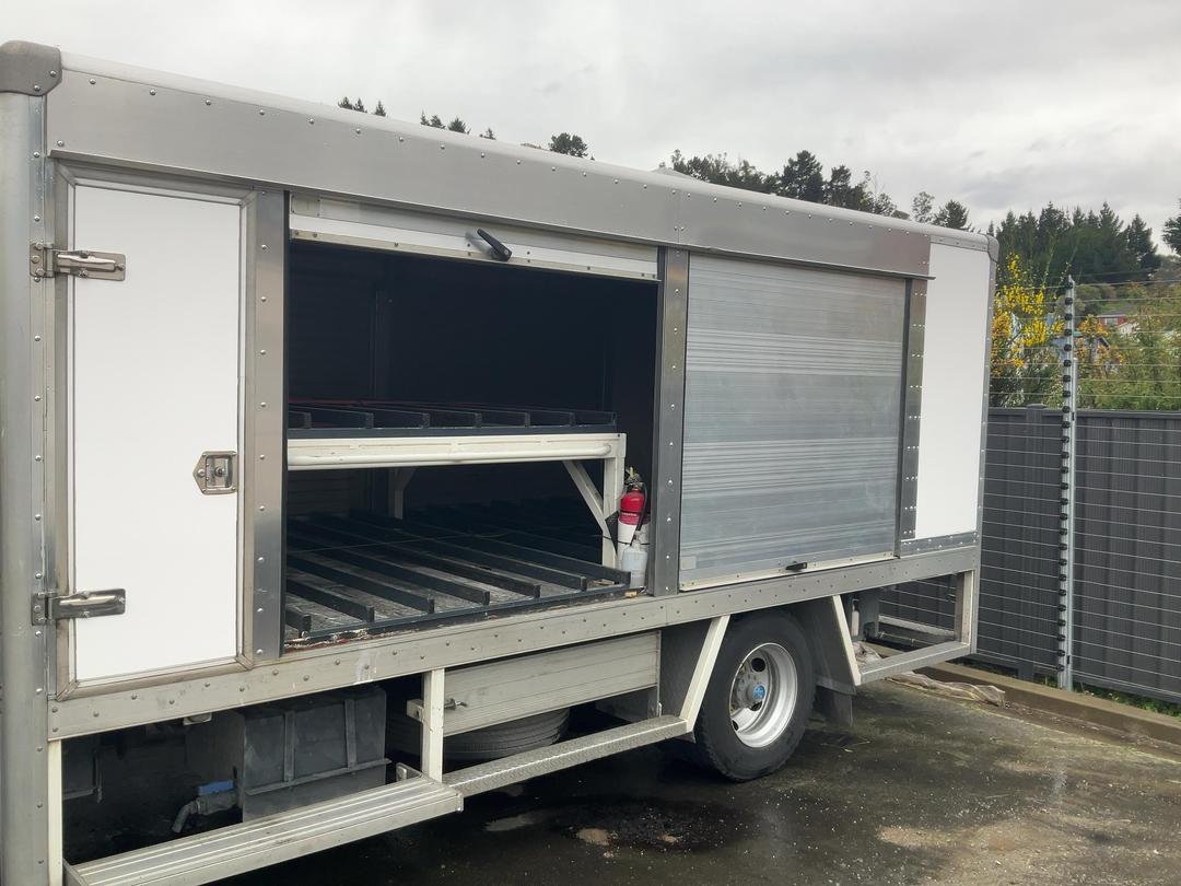 Photo '14' of Hino 300 XJC720R Bottle Body