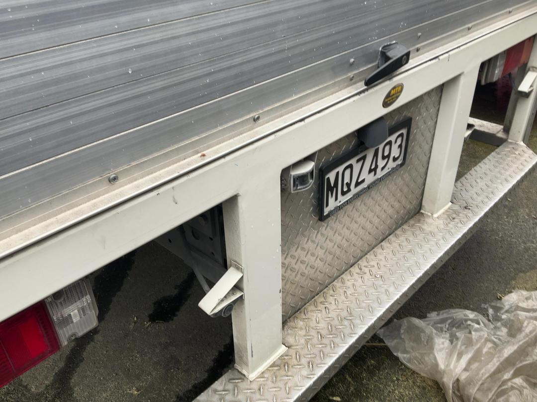 Photo '13' of Hino 300 XJC720R Bottle Body