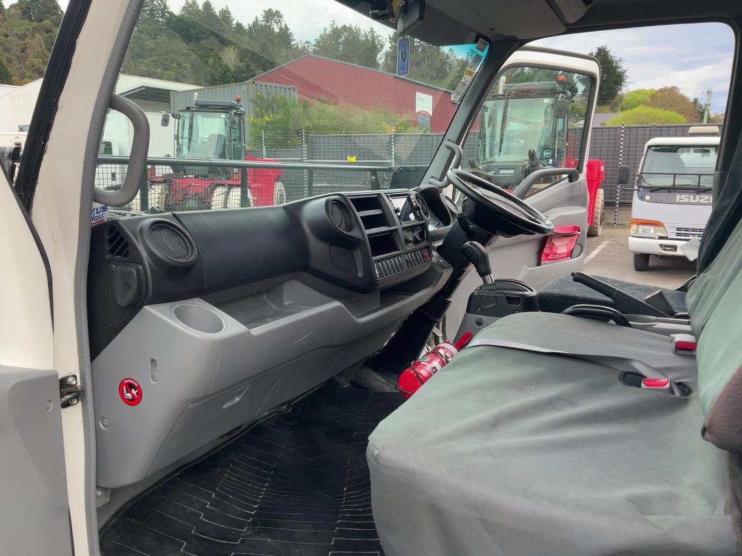 Photo '14' of Hino 300 XJC720R Bottle Body