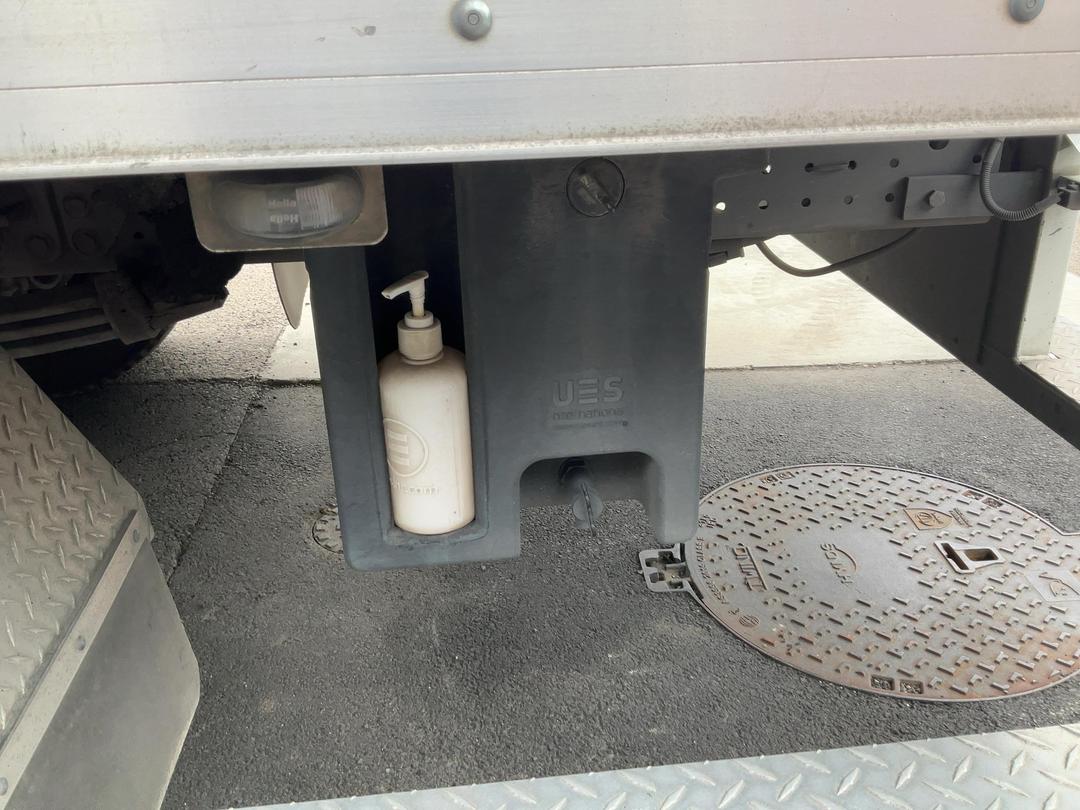 Photo '20' of Hino 300 XJC720R Bottle Body