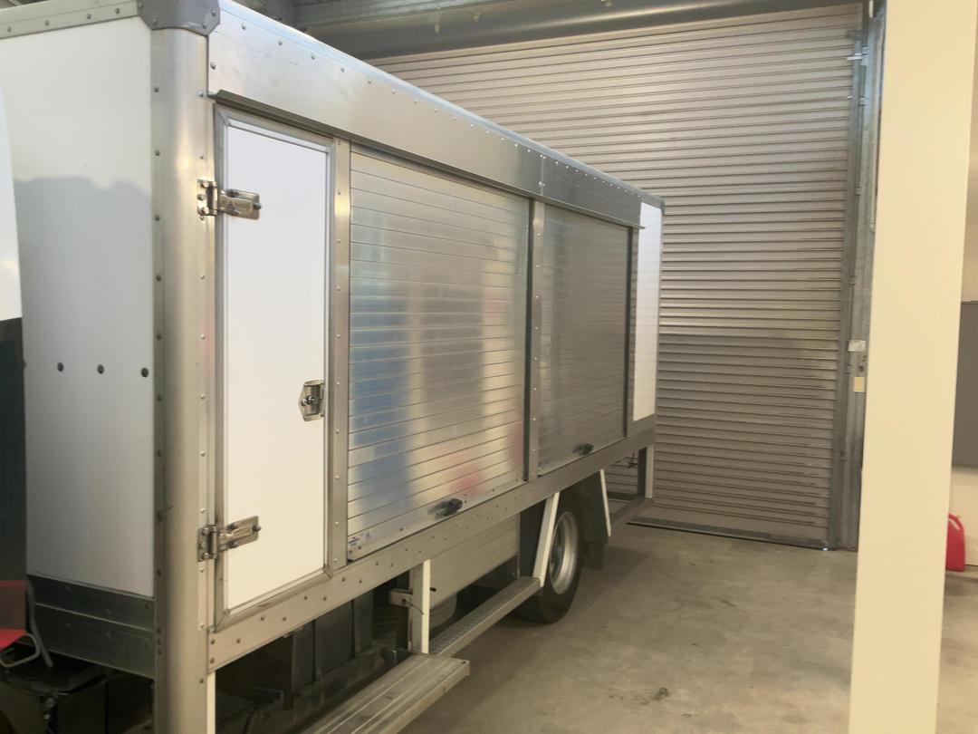 Photo '29' of Hino 300 XJC720R Bottle Body