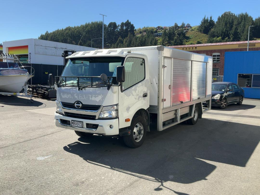 Photo '8' of Hino 300 XJC720R Bottle Body