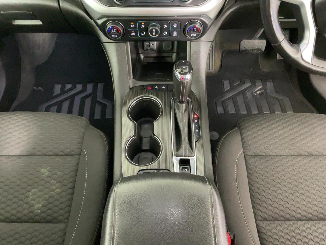 Photo '18' of Holden Acadia