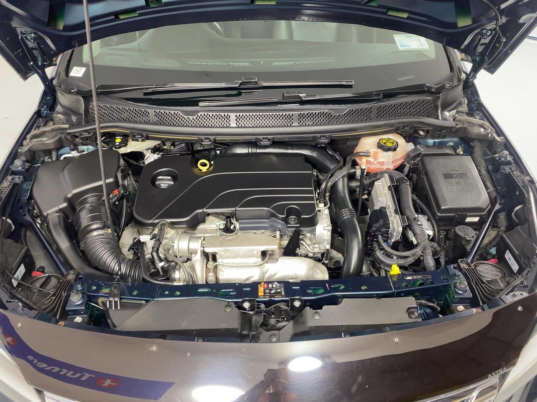 Photo '13' of Holden Astra