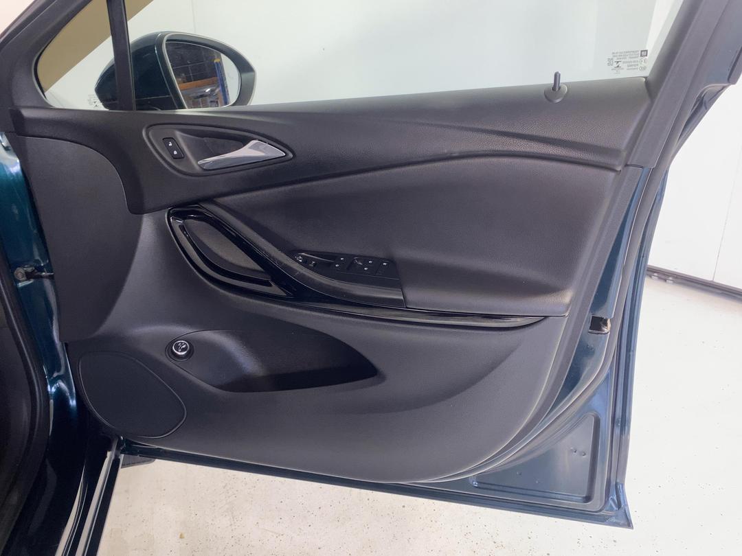 Photo '15' of Holden Astra