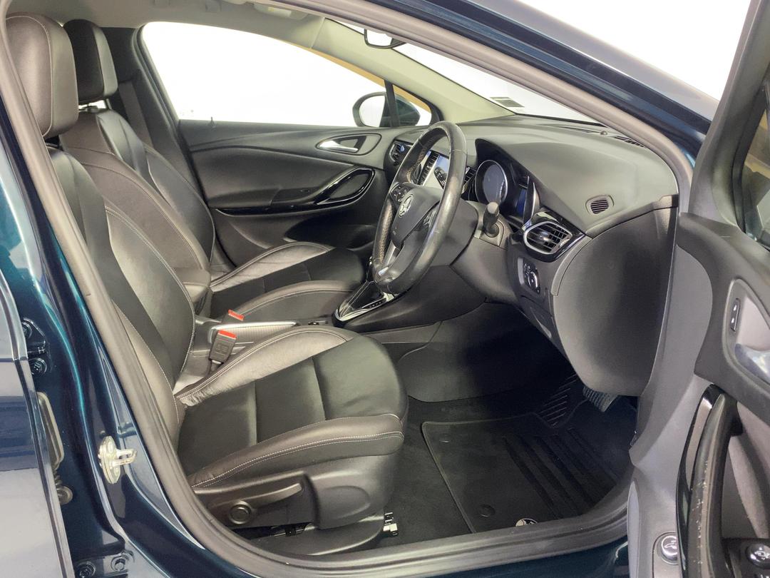 Photo '16' of Holden Astra