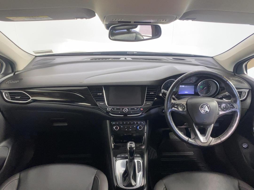 Photo '17' of Holden Astra