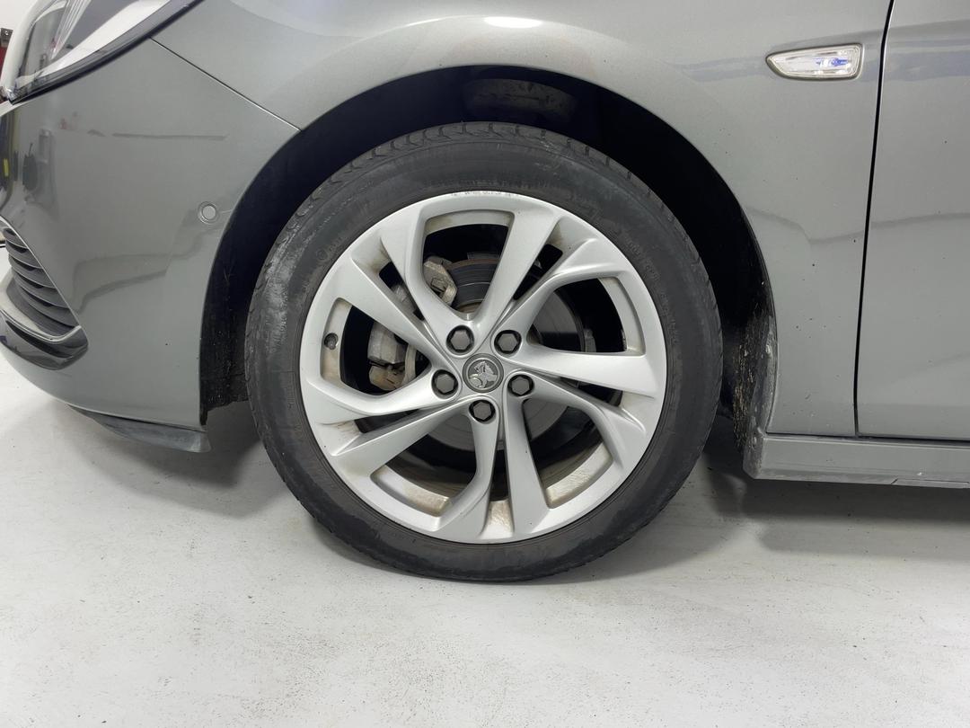 Photo '10' of Holden Astra