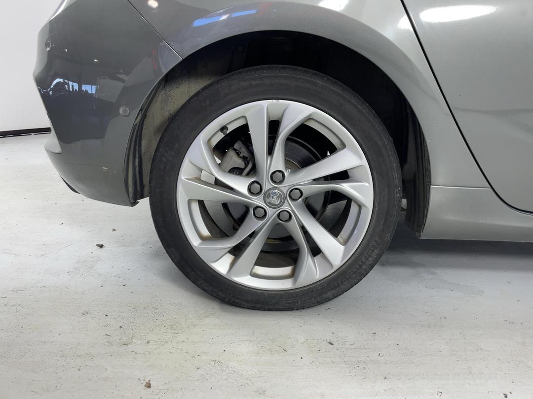 Photo '12' of Holden Astra