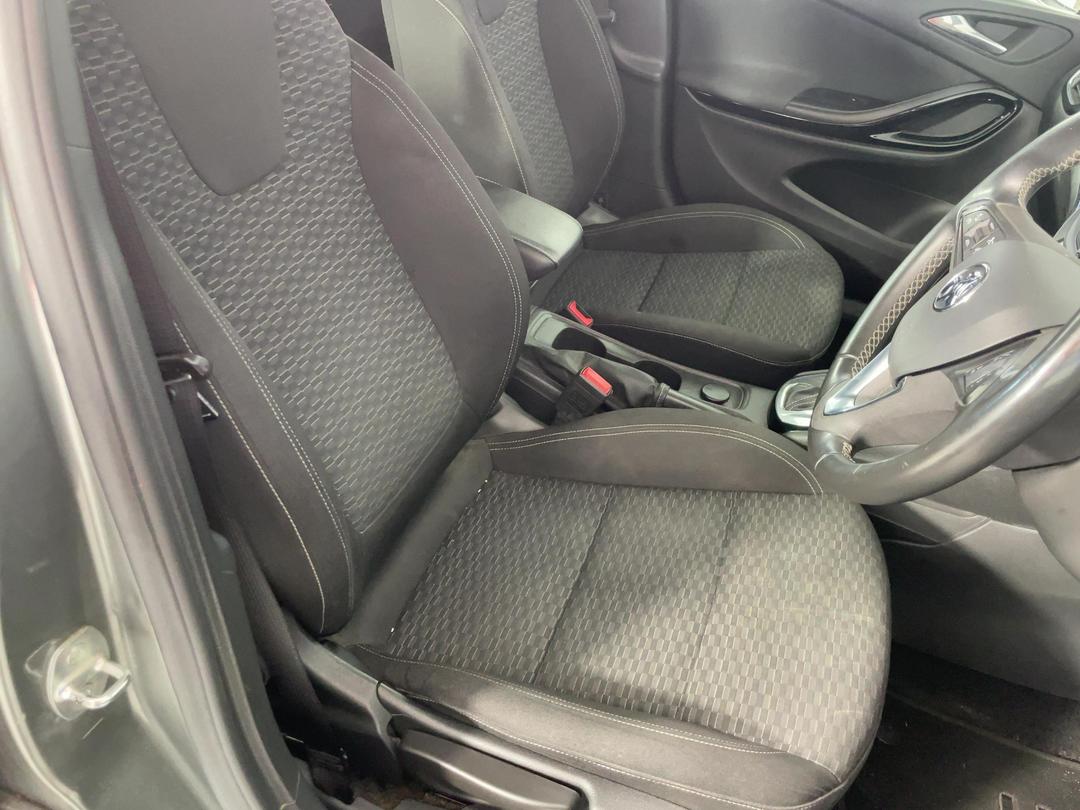 Photo '16' of Holden Astra