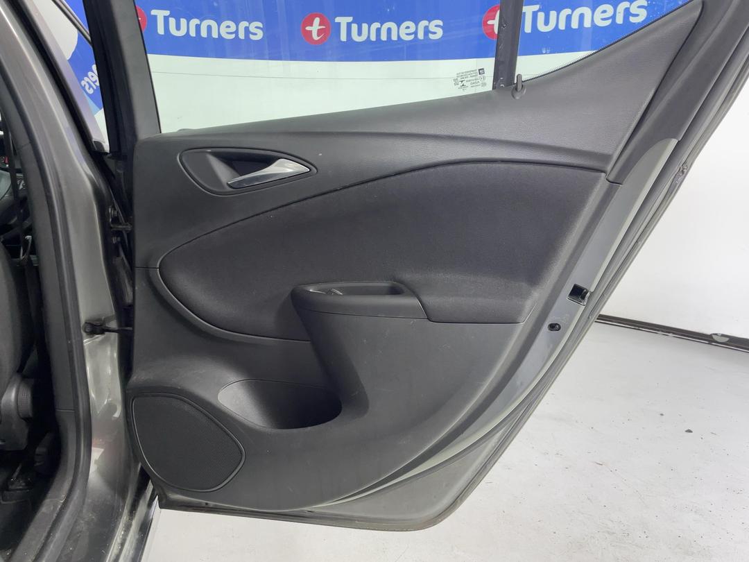 Photo '19' of Holden Astra