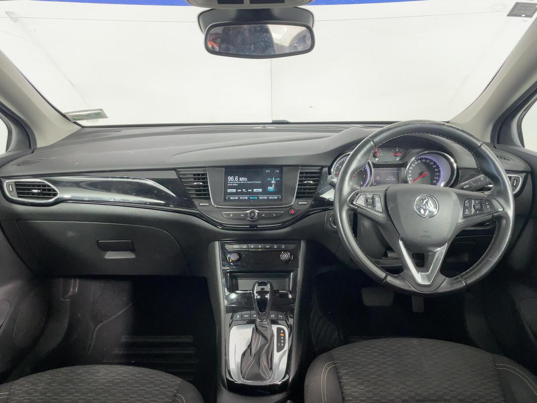Photo '17' of Holden Astra