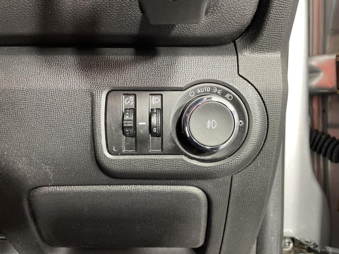 Photo '32' of Holden Colorado