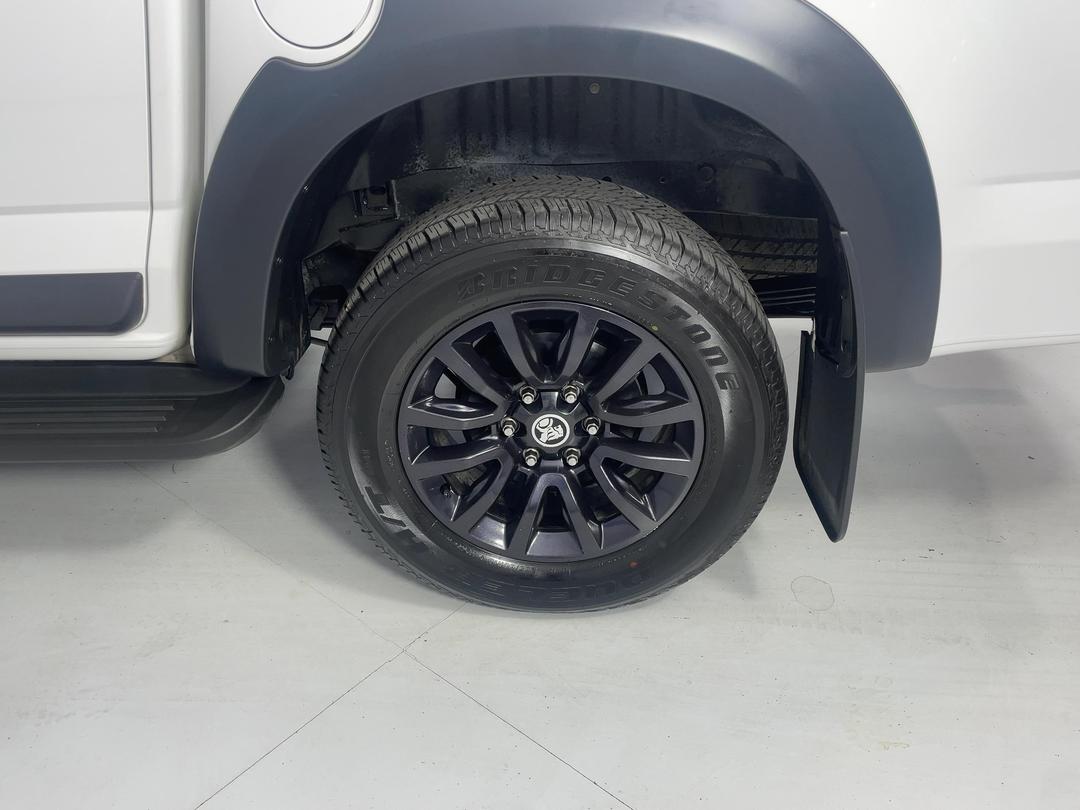 Photo '11' of Holden Colorado