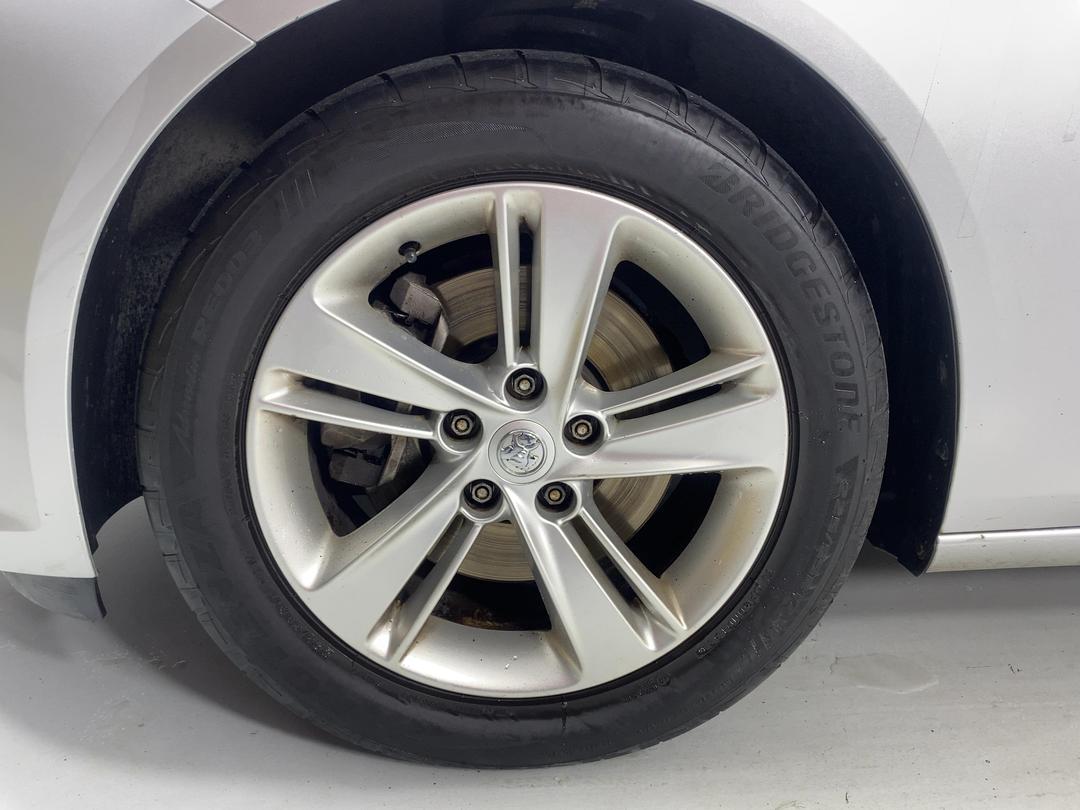 Photo '10' of Holden Commodore