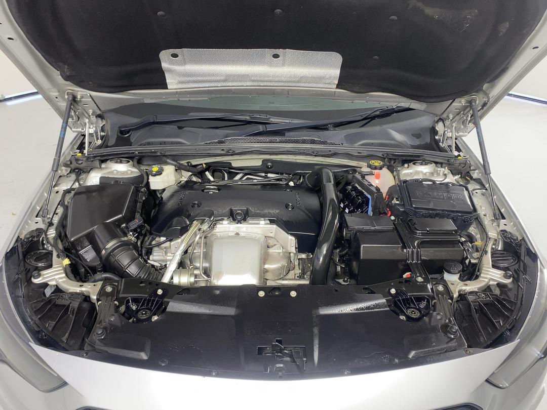 Photo '13' of Holden Commodore
