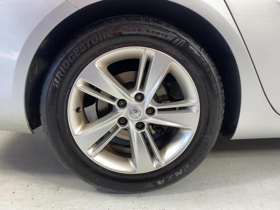 Photo '12' of Holden Commodore