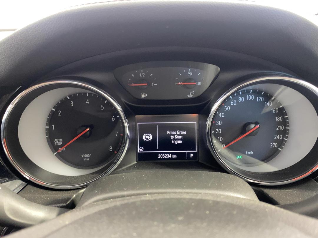 Photo '21' of Holden Commodore