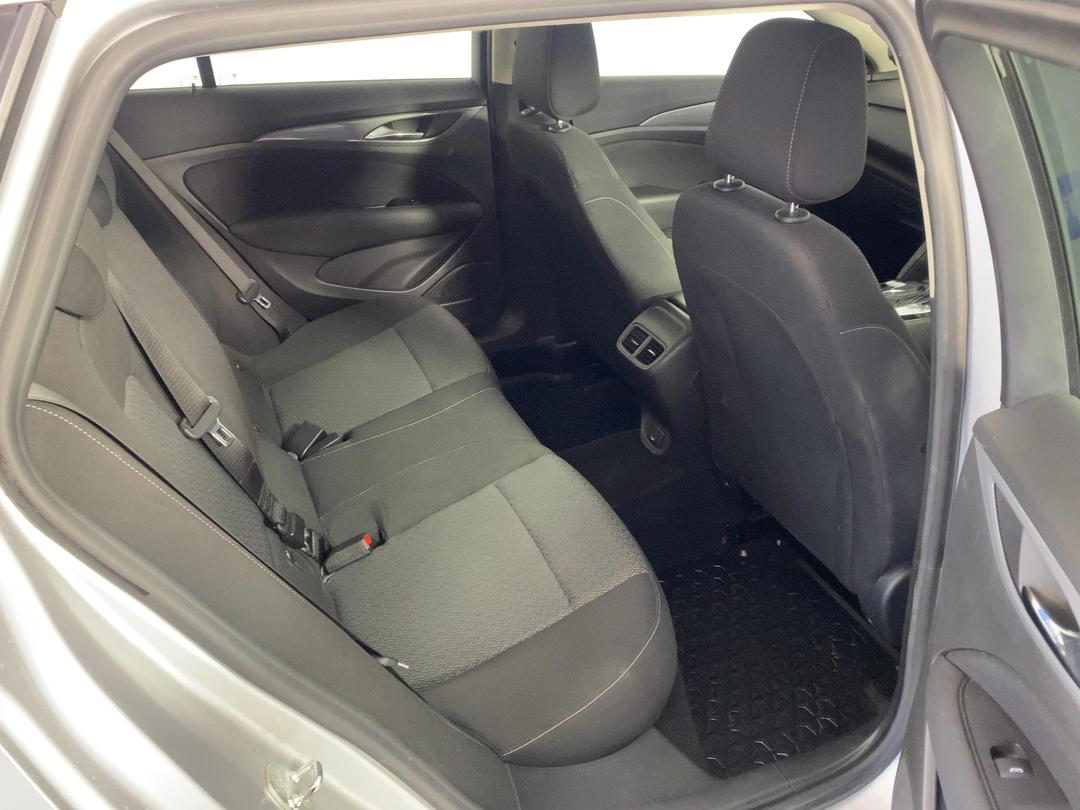 Photo '20' of Holden Commodore