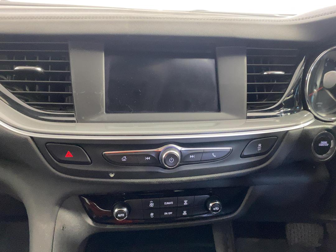 Photo '18' of Holden Commodore