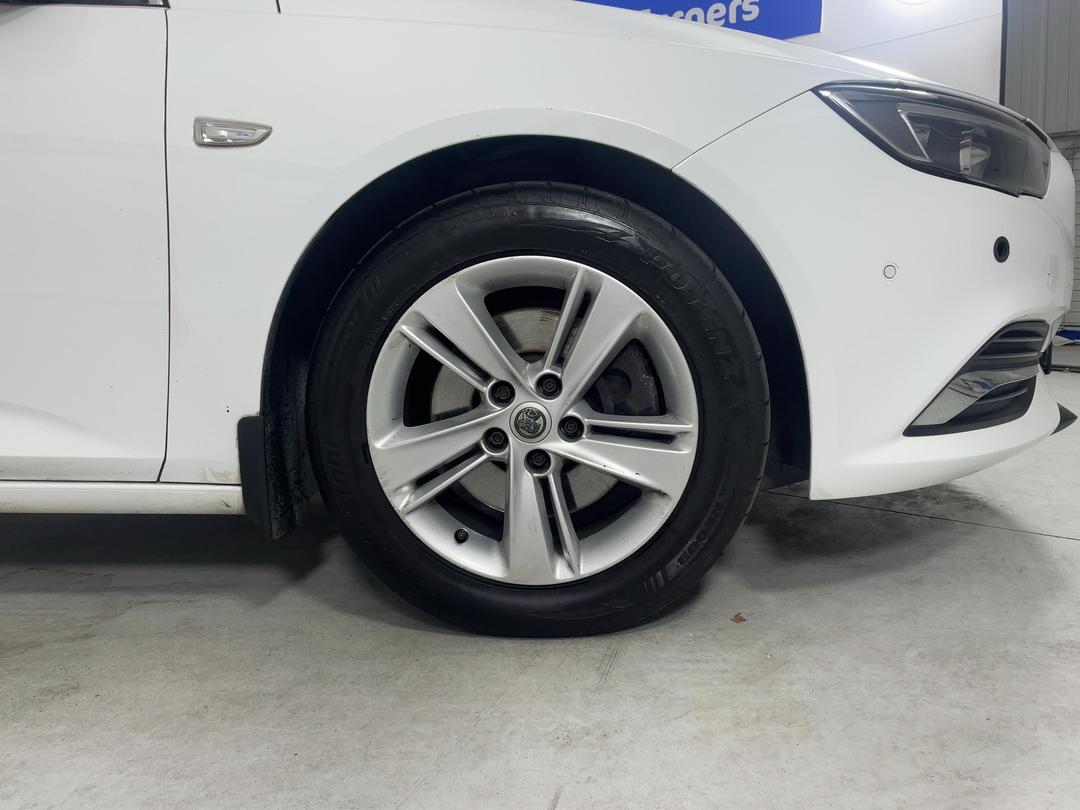 Photo '9' of Holden Commodore