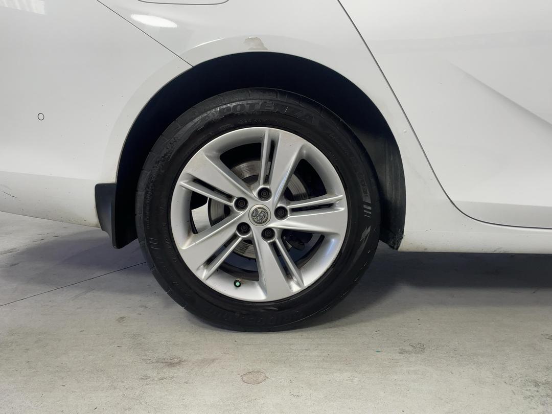 Photo '12' of Holden Commodore