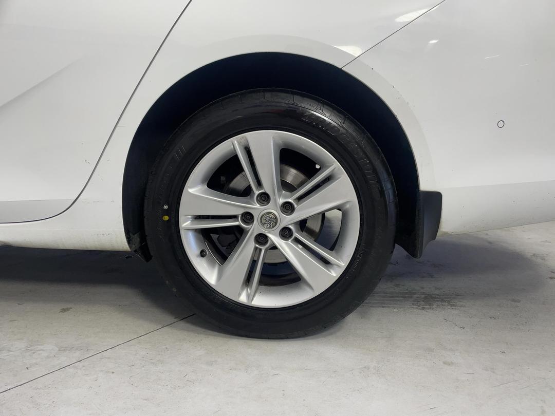 Photo '11' of Holden Commodore