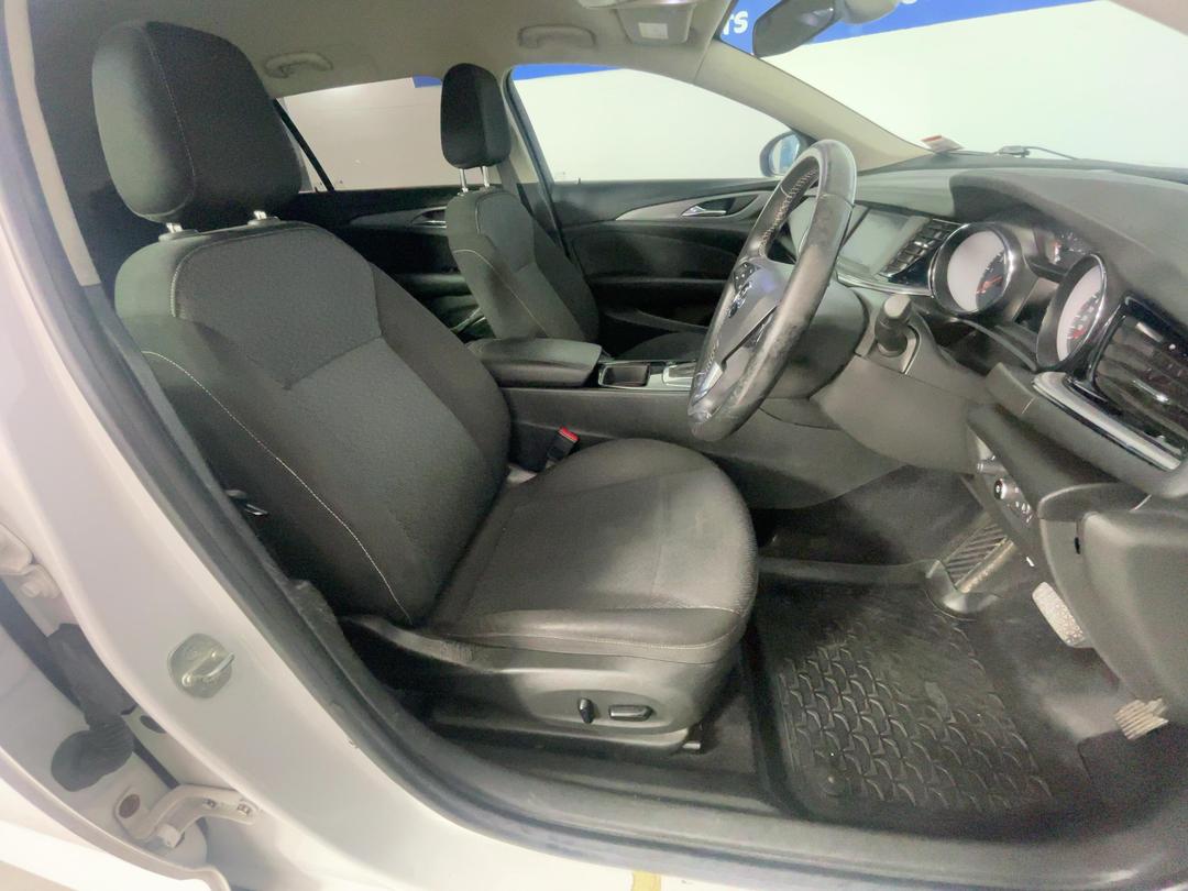 Photo '16' of Holden Commodore