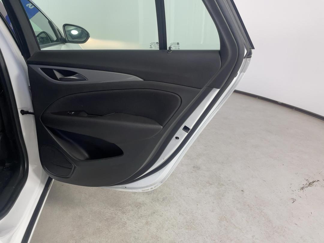 Photo '19' of Holden Commodore
