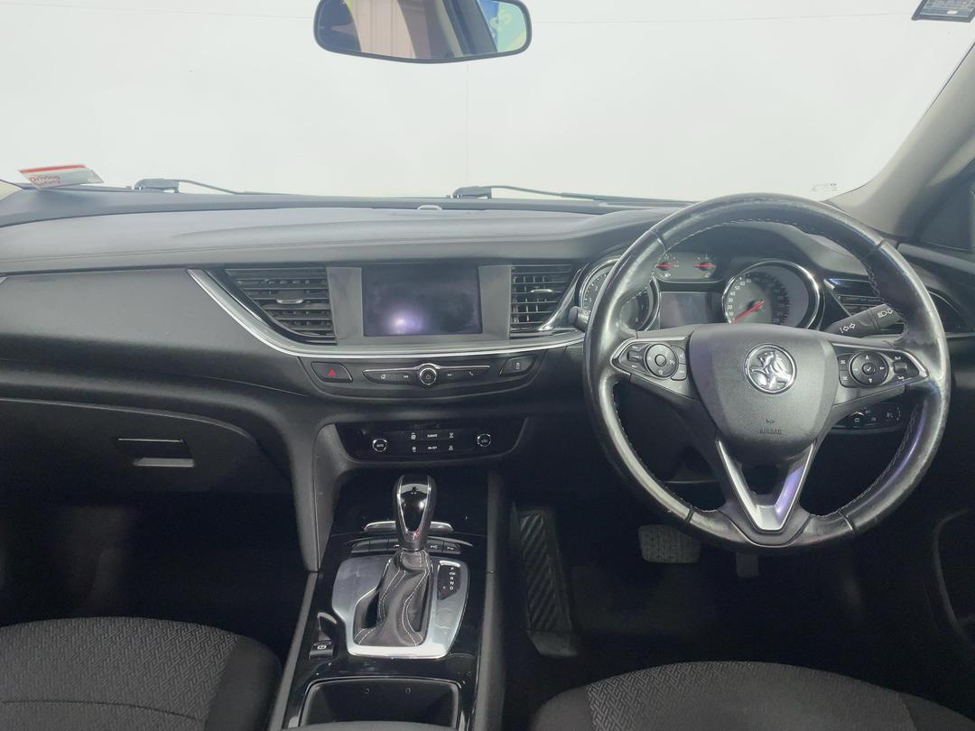 Photo '17' of Holden Commodore
