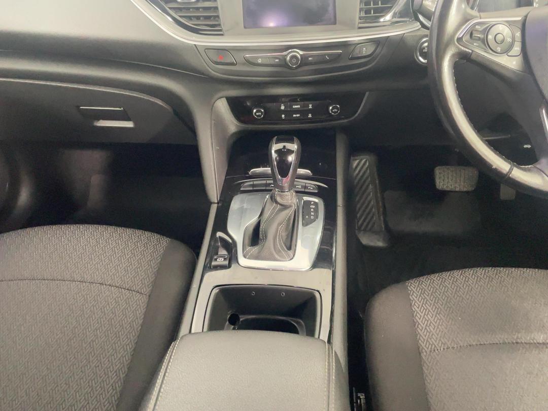 Photo '18' of Holden Commodore