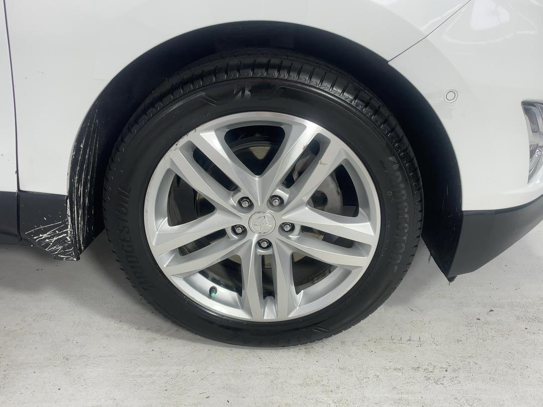 Photo '9' of Holden Equinox
