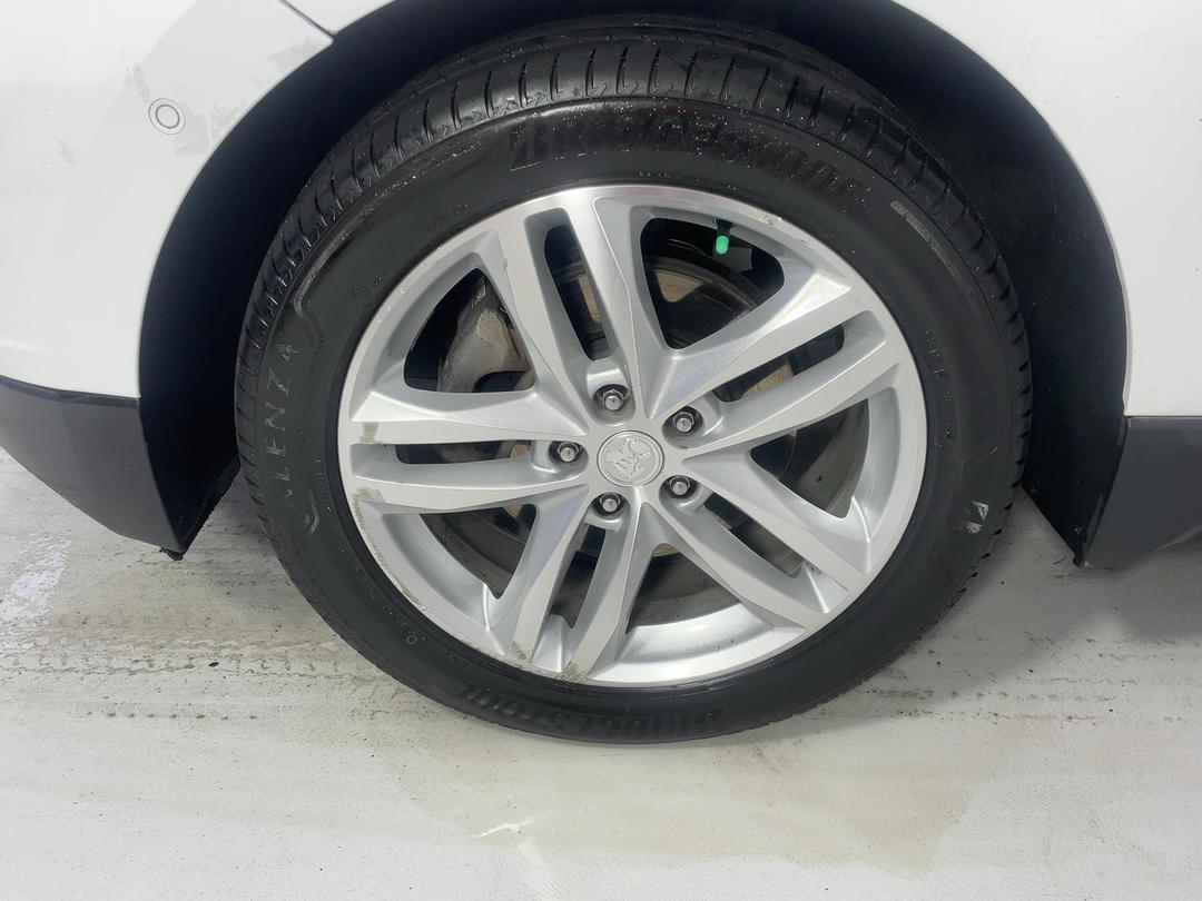 Photo '10' of Holden Equinox