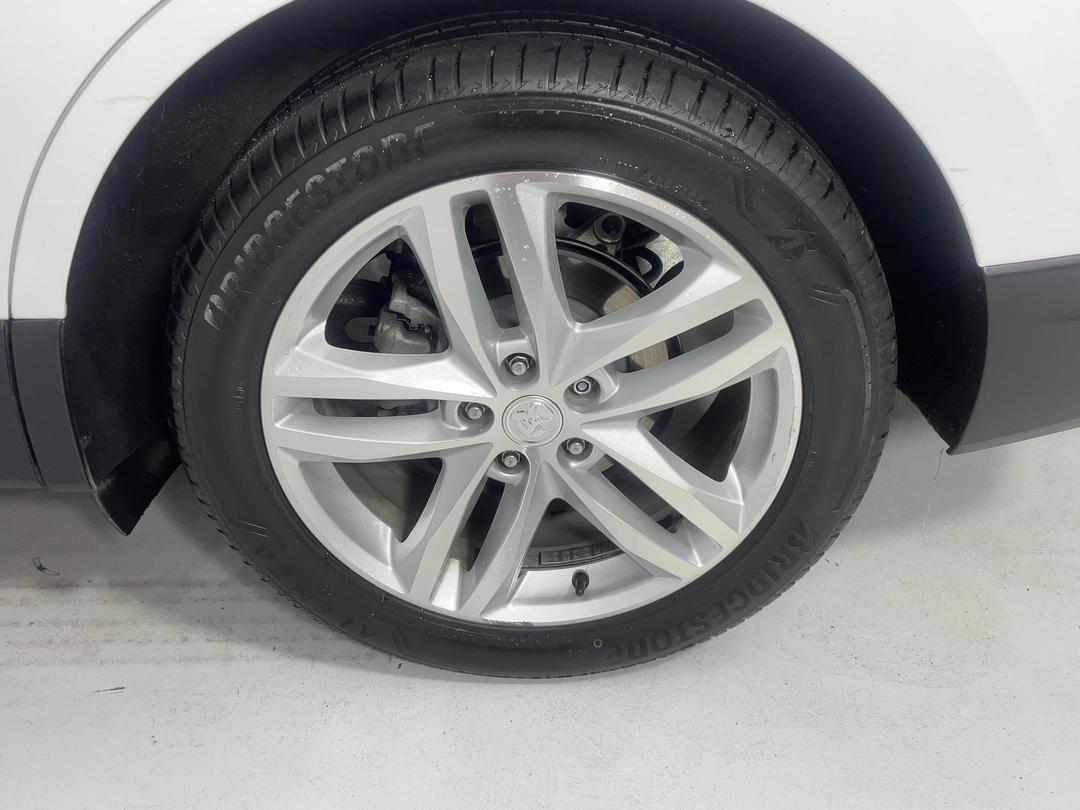 Photo '11' of Holden Equinox