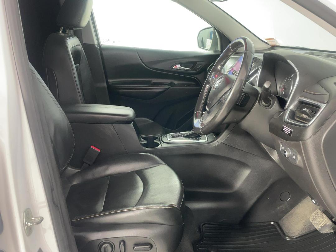 Photo '16' of Holden Equinox