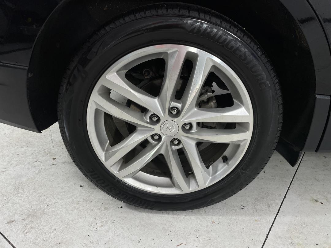 Photo '12' of Holden Equinox